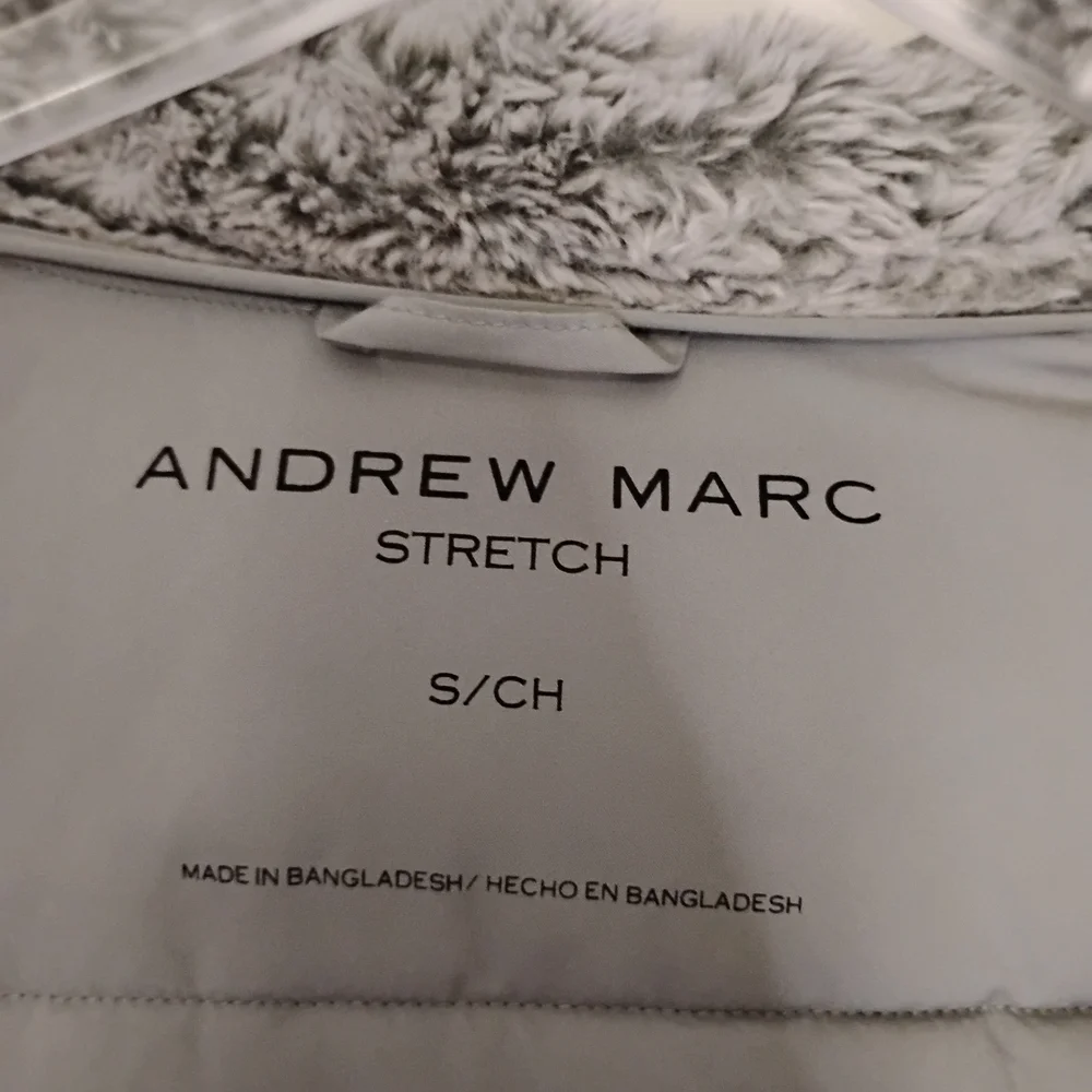 Andrew Marc Women's Gray Puffer Jacket - Picture 5 of 6